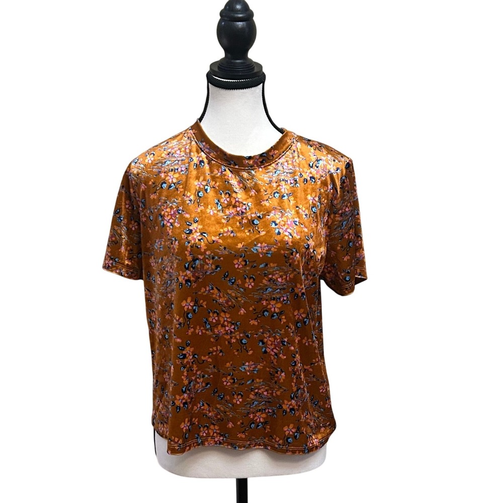 Savage X Fenty Floral Velvet Short Sleeve Top Keyhole Back - Size M‎
